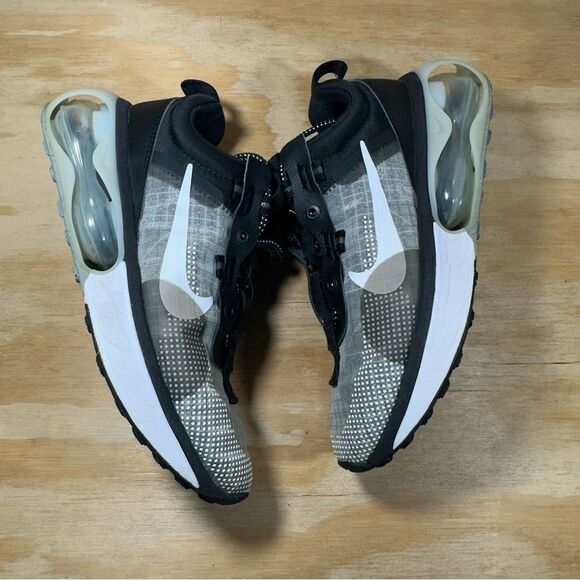 Nike Air Max Black and White Sneakers Women’s Size 7 - Picture 3 of 9